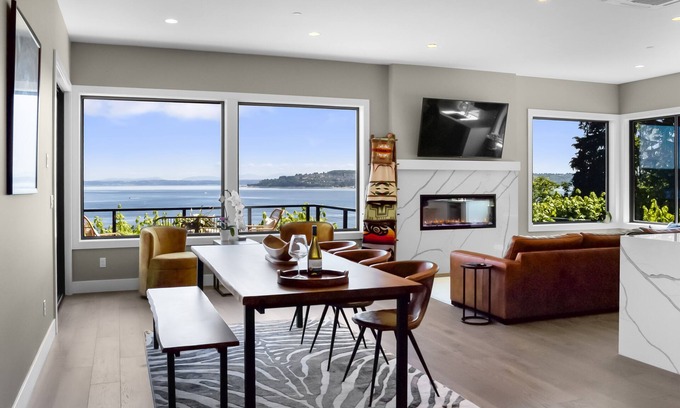 Tacoma House | Waterview Oasis 5 Bedroom 4 Bath