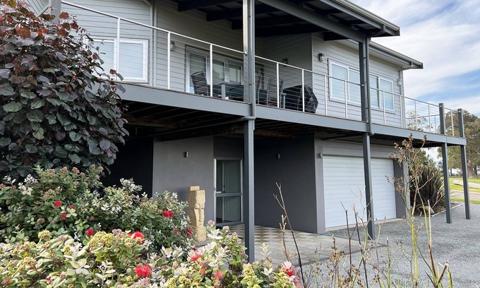 Denmark House | Waterview Retreat - Luxury Denmark Accommodation