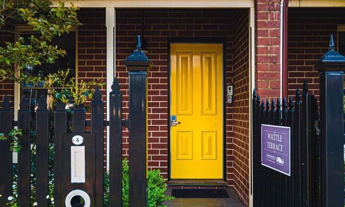 Castlemaine House | Wattle Terrace - Central Castlemaine Sanctuary