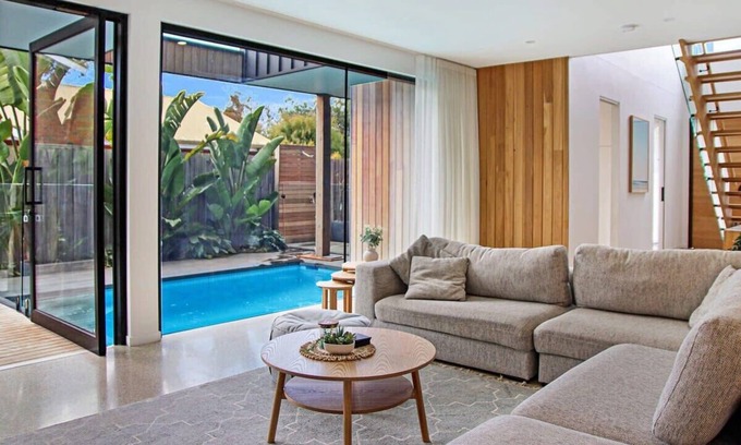 Barwon Heads House | Wattlebird Escape – Heated Pool, Pizza Oven, Sleeps 10