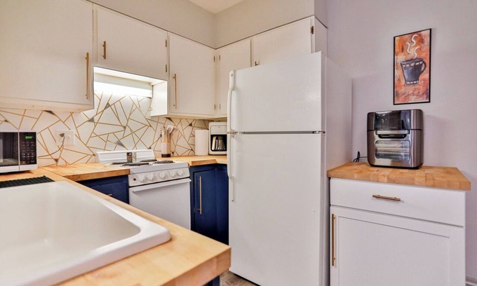 Wausau Apartment | Wausau Corporate Unit-Great for travelers
