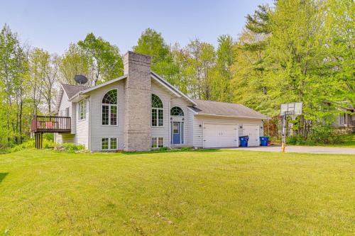 Rib Mountain House | Wausau Home with Deck Near Rib Mountain State Park!