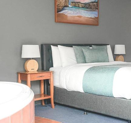 Port Campbell Hotel | Waves Luxury Suites