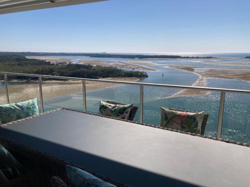 Maroochydore Apartment | Waves Maroochy River