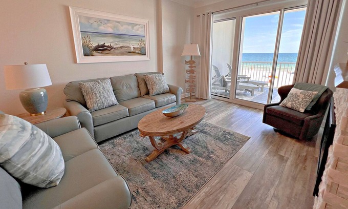 Gulf Shores Condo | 🦐🦀Waves, Sand and Fun in the Sun!🐳🐬 🌊 Best time of the year!