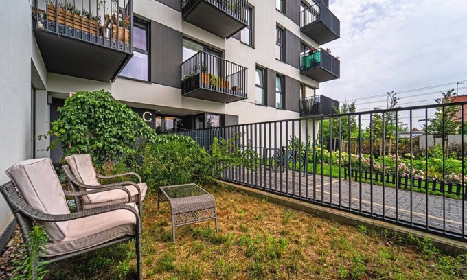 Wawer Apartment | Wawer Studio - Terrace, Workspace by Rentujemy