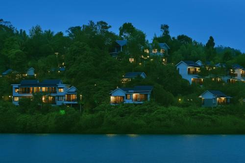 Manjoora Resort | Wayanad Silverwoods Forest Resort & Spa