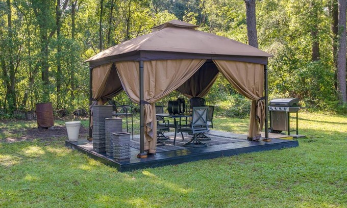 Waycross House | Waycross Vacation Rental with Private Backyard!