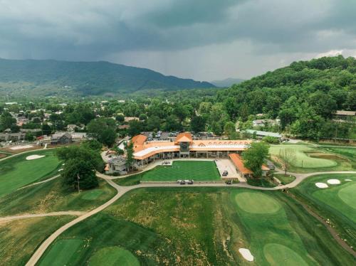 Waynesville Resort | Waynesville Inn and Golf Club, Tapestry Collection by Hilton