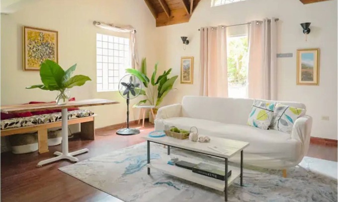 Jack's Hill House | We are nearby great food & essentials. Quiet spot to rest and work!