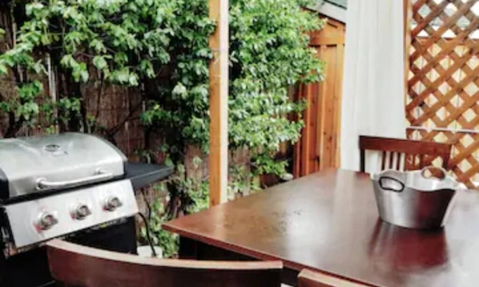 Saint Thomas House | We look forward to having you enjoy the "Hidden Gem" that is Maggie's Rest!