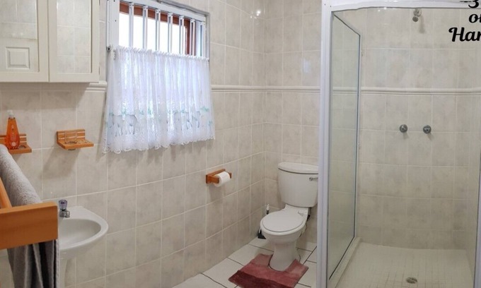 Port Elizabeth Cottage | We provide safe and secure parking facilities