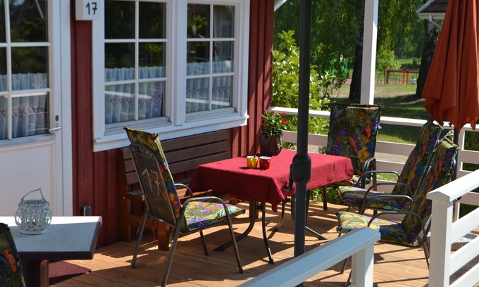 Userin House | We warmly welcome you to Lake Userin.