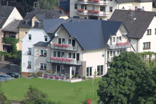 Ernst House | Weinbergs Loge