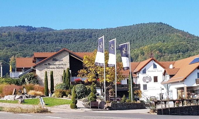 Burrweiler Hotel | Weinhotel Kienle