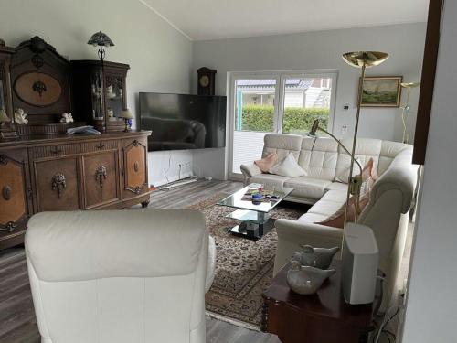 Zetel House | Weitblick-mit-Kind-und-Hund
