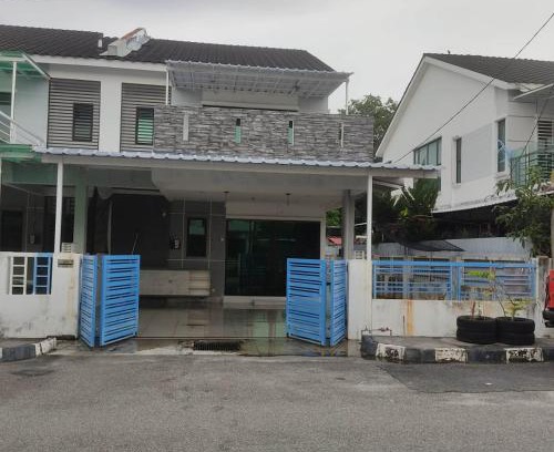 Paya Simpang Empat Genting House | WeJDAN TWO POINT O WHOLE HOUSE BUT BUDGET PARTIAL BOOKING 2ROOMS 2BATHROOMS AND NEVER MIX WITH OTHERS AND YOUR TEAM ONLY BALIK PULAU, PENANG ISLAND