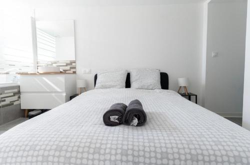 Vert-le-Grand Apartment | Welcome Home
