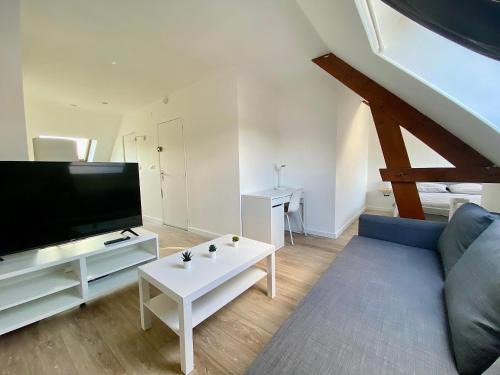 Vert-le-Grand Hotel | Welcome Home