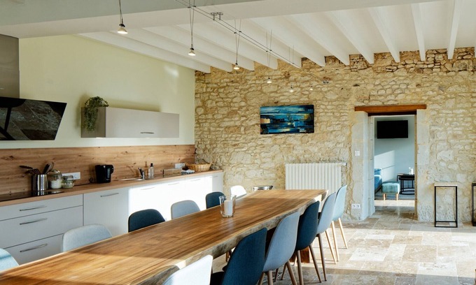 Saint-Macaire-du-Bois House | Welcome to Domaine de Brignon, family-run B&B in a former winegrowing farmhouse