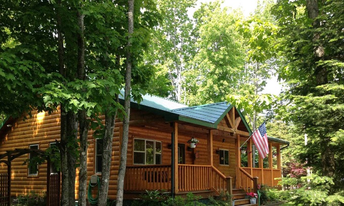 Grand Marais House | Welcome to Bearadise!