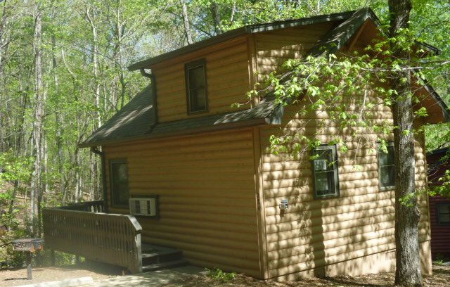 Helen Cabin | Welcome to Black Bear Den, walk to Helen!