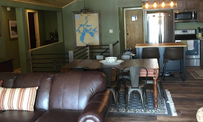 Mercer House | Welcome to Bubba’s Lodge