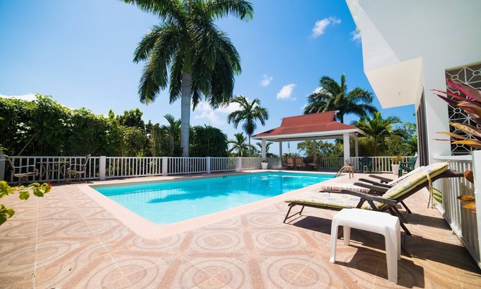 IronShore Estates House | Welcome to Casa de Familia Montego Bay