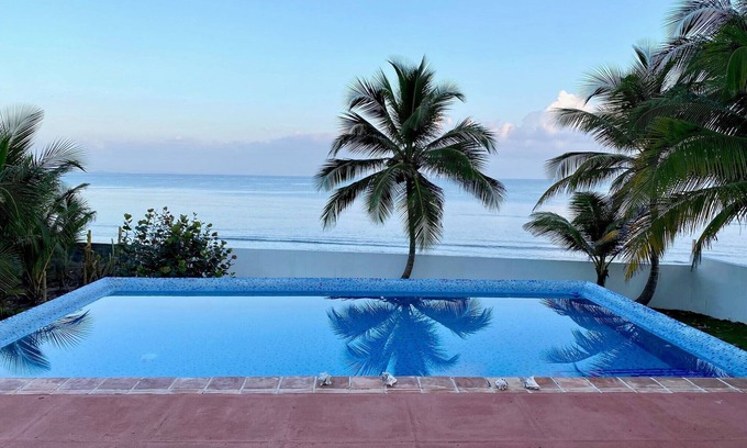 Bravos de Boston House | Welcome to Coconut Cay *As Seen on HGTV