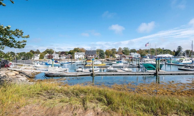 Kennebunk House | Welcome to Doanes Wharf!