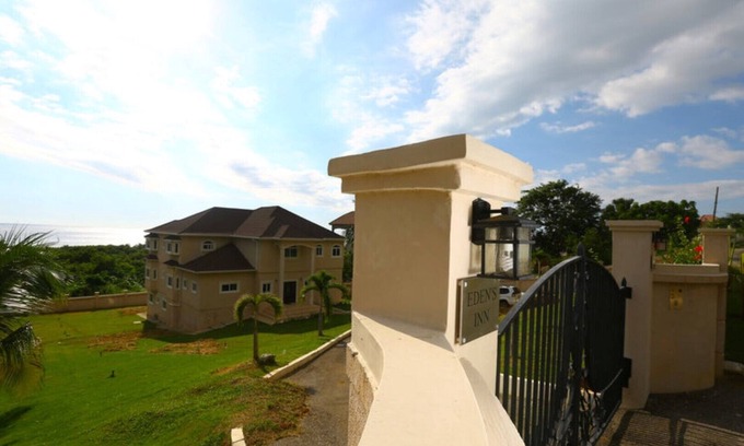 Whitehouse Villa | Welcome to Eden’s Inn