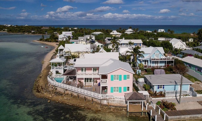 Hope Town Villa | Welcome to Flamingo Villa: Your Luxurious Retreat on Hope Town Harbourfront