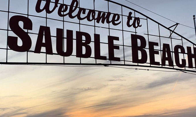 Sauble Beach Cottage | Welcome to Heaven! Affordable & steps to beach! 2 BR 1 bath.