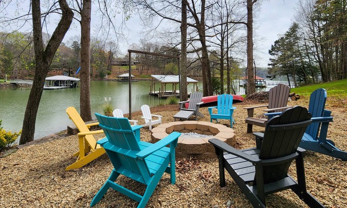 Mooresville House | Welcome to Kingfisher Cabin!