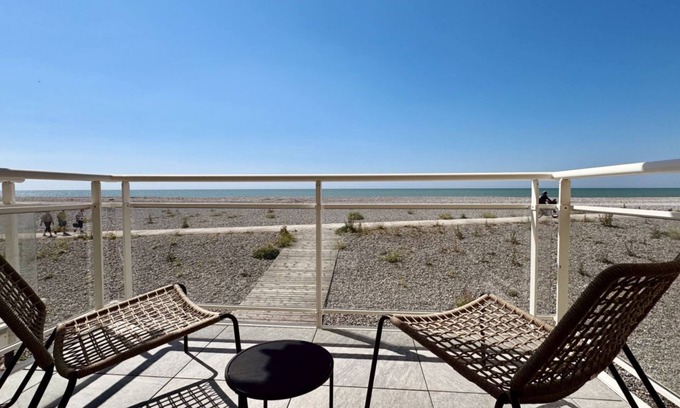 Cayeux-sur-Mer Apartment | Welcome to La Vigie, a charming apartment designed for an unforgettable stay in Paris.