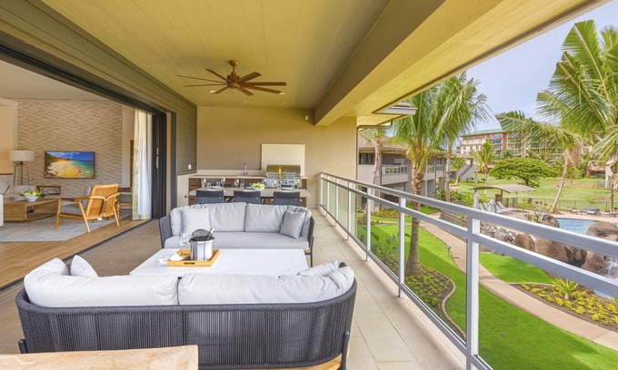 Honokowai Villa | Welcome to Luana Garden Villa Oceanfront Resort Pool view Upstairs