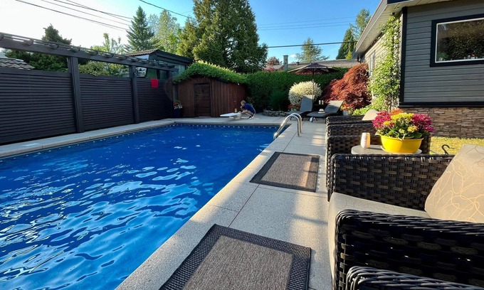 Grand Boulevard House | Welcome to our 2 bedroom/1 bathroom basement suite