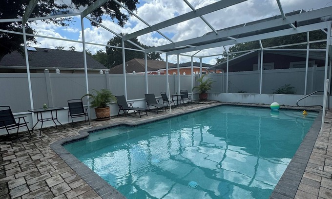 Pinecrest West Park Apartment | Welcome to our charming studio, perfectly located near Tampa Bay's attractions.