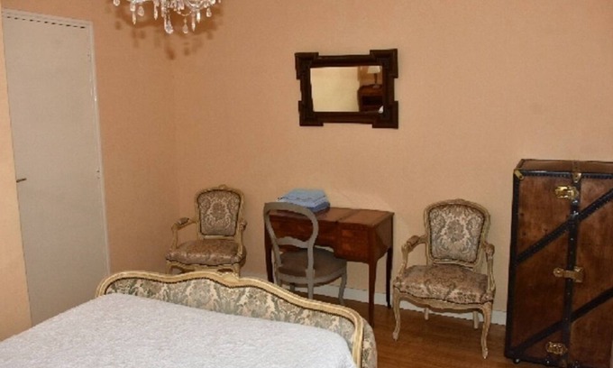 Antrain House | Welcome to our house in the city center, with all shops nearby.