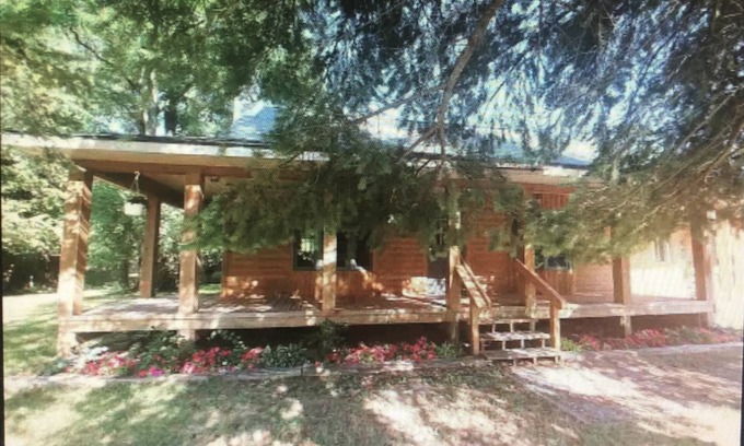 Benzonia House | Welcome to our lodge! The perfect place to make your northern Michigan memories.