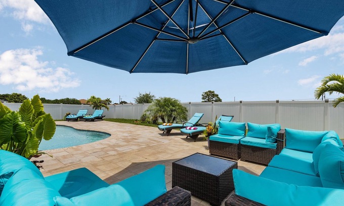 Mariner House | Welcome to our Modern Cape Escape with Heated Pool