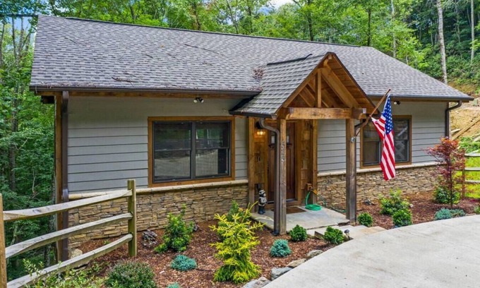 Boone Cabin | Welcome to Padre's Mountain Paradise!