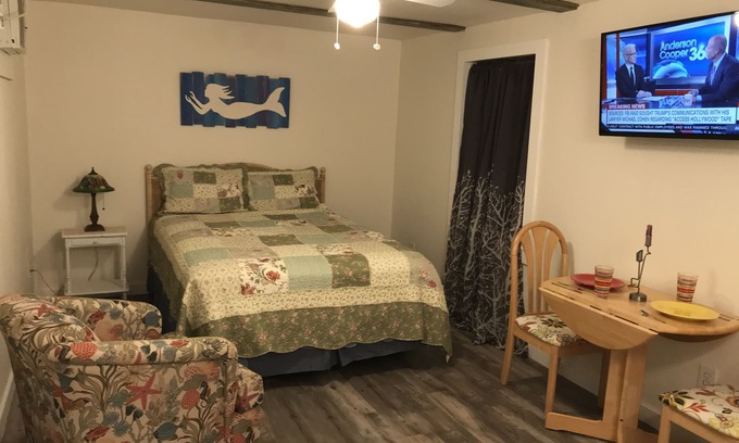 Lincolnville House | Welcome to Paradise