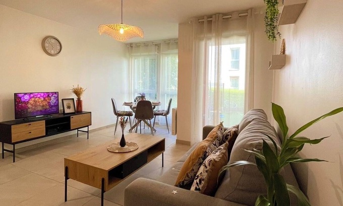 Vitry-sur-Seine Apartment | Welcome to Paris! Charmant T3 Super Cosy, Grande Place de Parking Gratuite,1-6 p