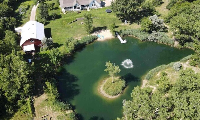 Gibbon House | Welcome to River Run 2-bedroom Barn Cottage