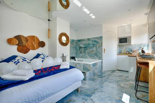 Montgeron Apartment | welcome to Santorini