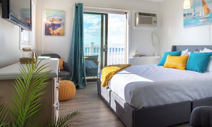 Hampton Apartment | Welcome to SEA FOREVER! OCEAN FRONT Hampton Beach, NH