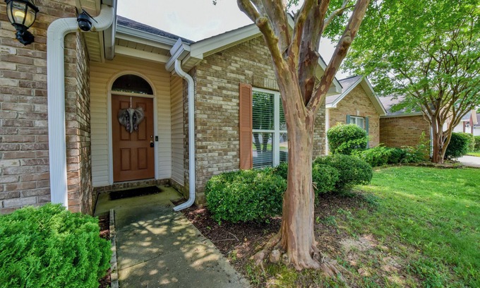 Tuscaloosa House | Welcome to Sideline Sanctuary! Book for Football Season and More!