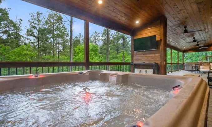 Pickens Cabin | Welcome to Simi Lodge nestled in a tranquil and picturesque location. Offering a perfect escape from the everyday hustle and bustle. It promises a secluded retreat immersed in the dreamy forest ambiance, close to Broken Bow and Hochatown.
