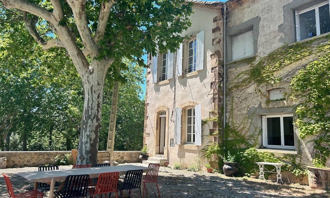 Saint-Chinian House | Welcome to Simon - the Château La Dournie B&B